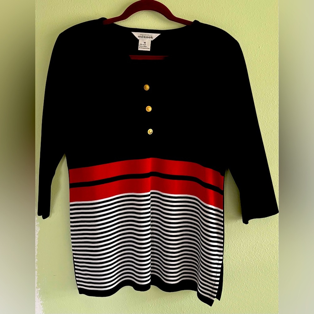 MISOOK beautiful pull over nautical v-neck tunic sweater. Medium. Cruise wear.